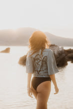 Lade das Bild in den Galerie-Viewer, Last Chance to Dream T-Shirt - Dusty Blue