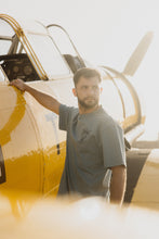 Lade das Bild in den Galerie-Viewer, Last Chance to Dream T-Shirt - Dusty Blue
