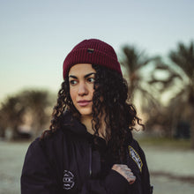 Lade das Bild in den Galerie-Viewer, Fisherman Beanie Maroon